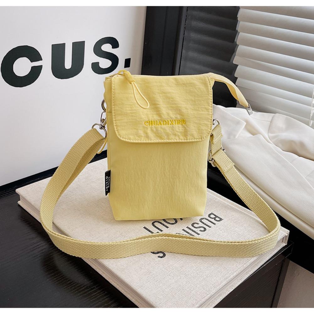 Trendy Nylon Phone Bag Solid Color Mini Size Crossbody Bag Adjustable Strap Ultra Lightweight Shoulder Bag Unisex
