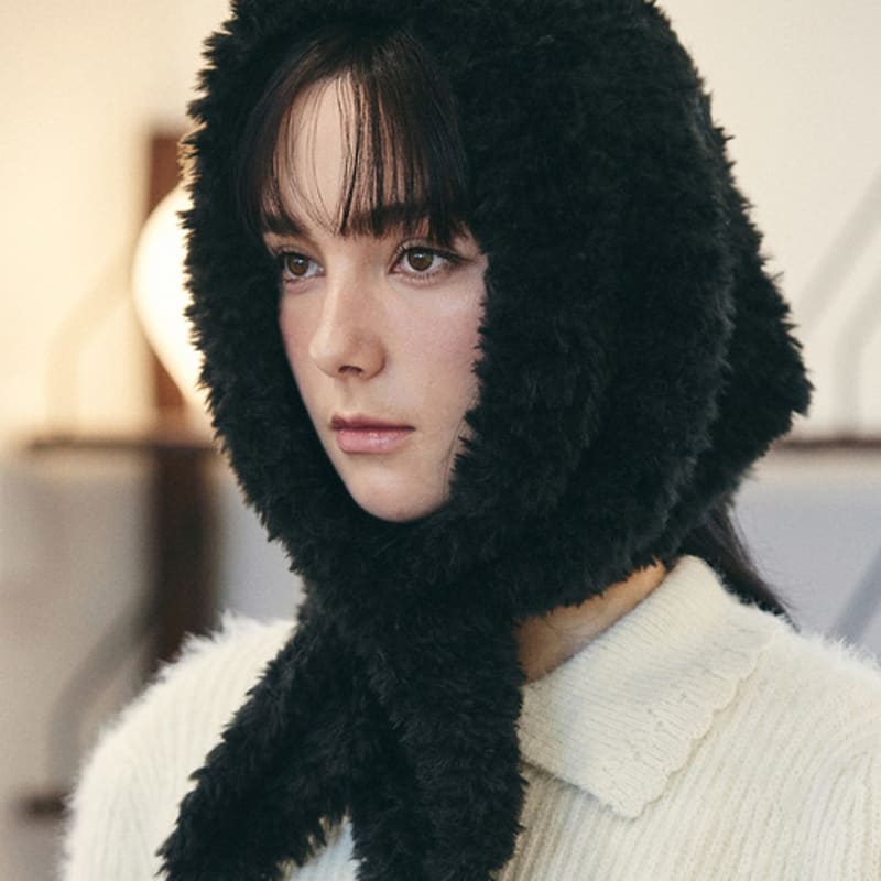 

VARZAR Лейбл Меховая бандана Черная FREE