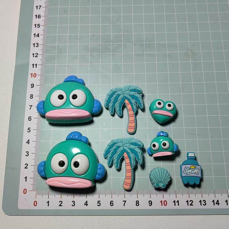 8Pcs/Set Fun Cartoon Monster Fish Hole Shoe Charms Decor Cute Beach Shoes Buckle Diy 3D Hole Shoe Accessories