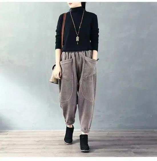Women's Fleece-Lined Corduroy Harem Pants - Elastic Waist, Plus Size, Casual Carrot Shaped, Perfect for Autumn and Winter