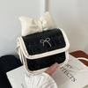 Modische kontrastierende Damen-Umhängetasche, süße und niedliche Schleife, Umhängetasche für Mädchen, neue quadratische Mini-Tasche