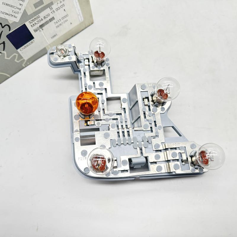 A2048201500 A2048201600  Halogen Version Tail Lamp Bulb Holder With Bulb For Mercedes Benz W204 C Class