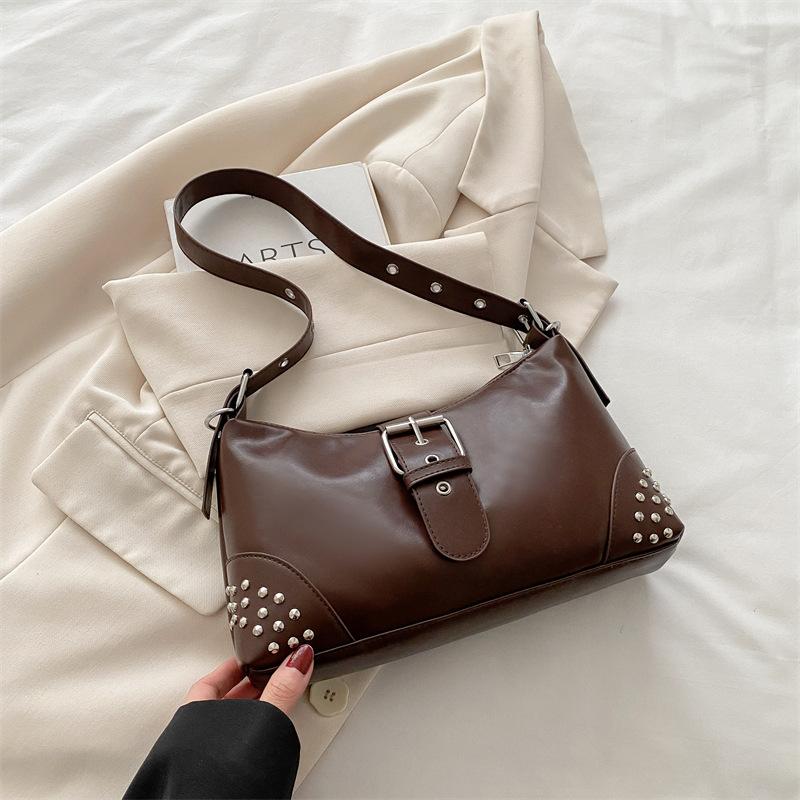 2025 New Retro Rivet Crescent Bag Trendy Cool Babes Underarm Bag High-end Personalized Shoulder Bag