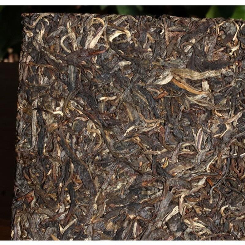 Yunnan Xigui Iceland Premium Ancient Tree Raw Pu-erh Brick 100g Gift Box