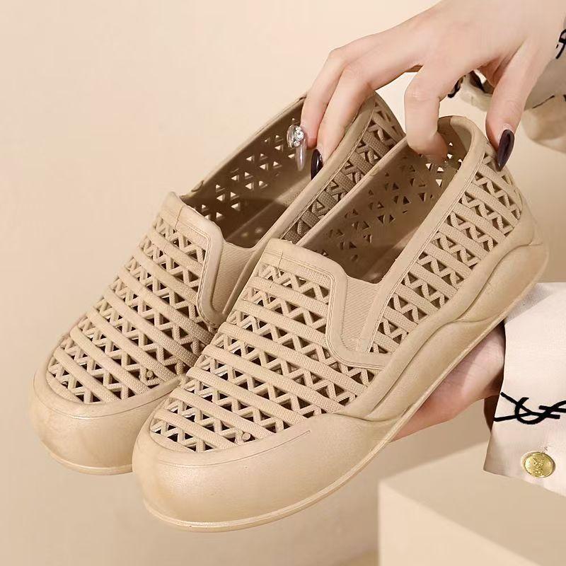 Summer thick-soled women's hole sandals comfortable shoes beach little white shoes breathable non-slip soft-soled nurse shoes
