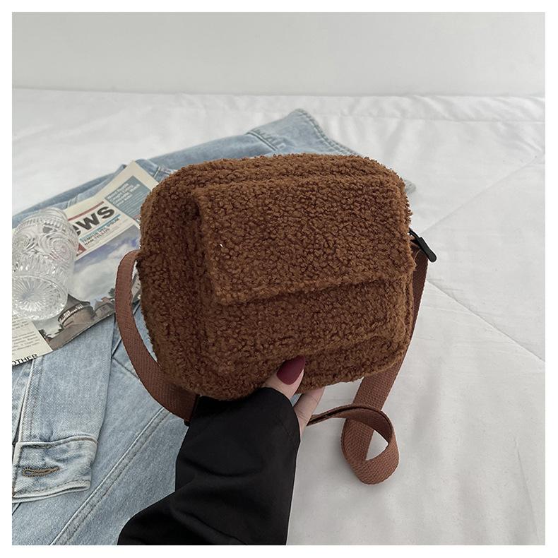 Cute Solid Color Autumn and Winter Single Shoulder Armpit Small Square Bag Fashionable and Foreign Plush Women's Bag