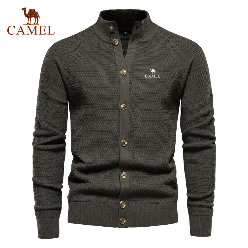 Camel Suéter de punto de alta calidad para hombre, cárdigan de color sólido con bordado de nueva tendencia para otoño e invierno.