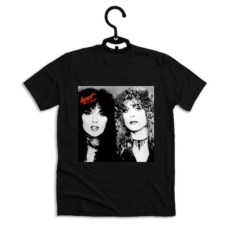 Vintage Graphic Heart Band Unisex T-Shirt Unisex T-Shirt M