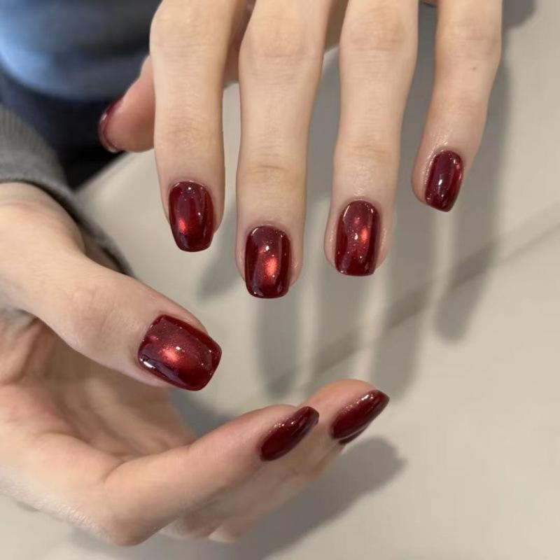 Red Cat Eye Gel Polish: Versatile Temperament for Autumn-Winter Nails
