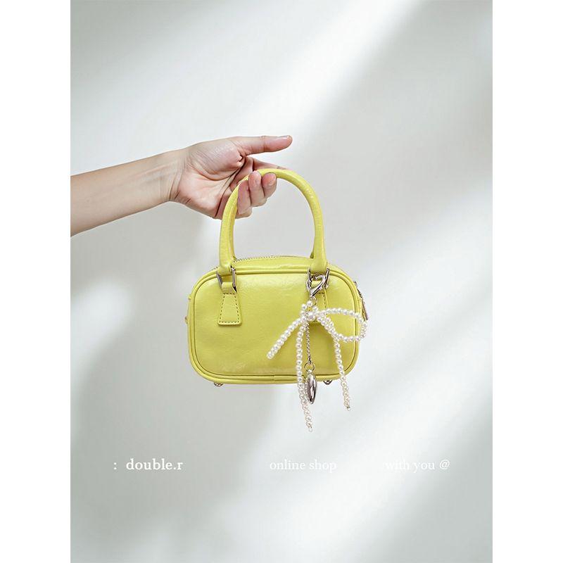 

Xiao Rui Pretty Bag Satchel One Shoulder Bowling Bag Yellow Chick Yellow-small amount of In Stock