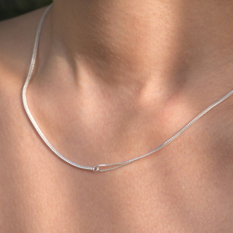 

SULTANA Half connected necklace free