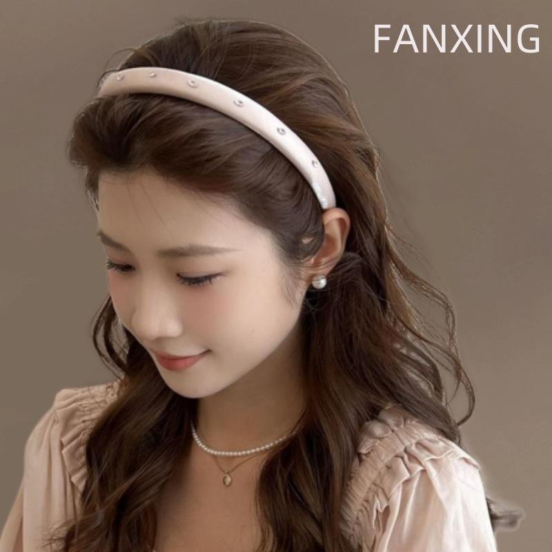 Feminine Pink Crystal Headband with High-End Hair Clip