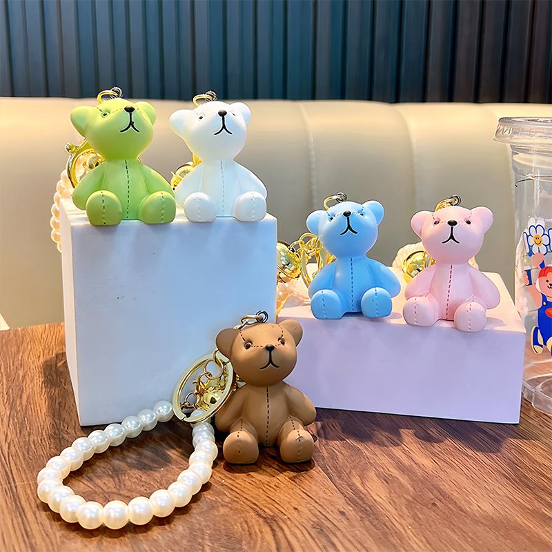 Fashionable And Cute Beaded Sitting Bear , Creative Resin Bag Decoration, Couple Key Pendant, Daily Gift Bag Charm