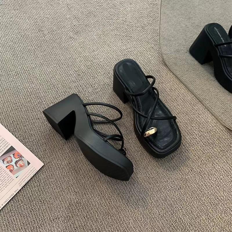 Beautiful cool slippers women's summer new fashion high-end sense toe thick heel thick sole non-slip casual high heels