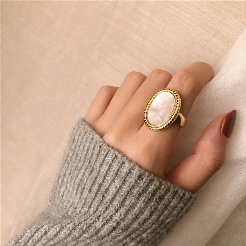 Dongdaemun 925 Sterling Silver Retro Gold-Plated Oval Shell Ring