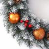 Künstlicher Weihnachtskranz mit künstlichen grünen Blättern, festliche Girlande im Landhausstil