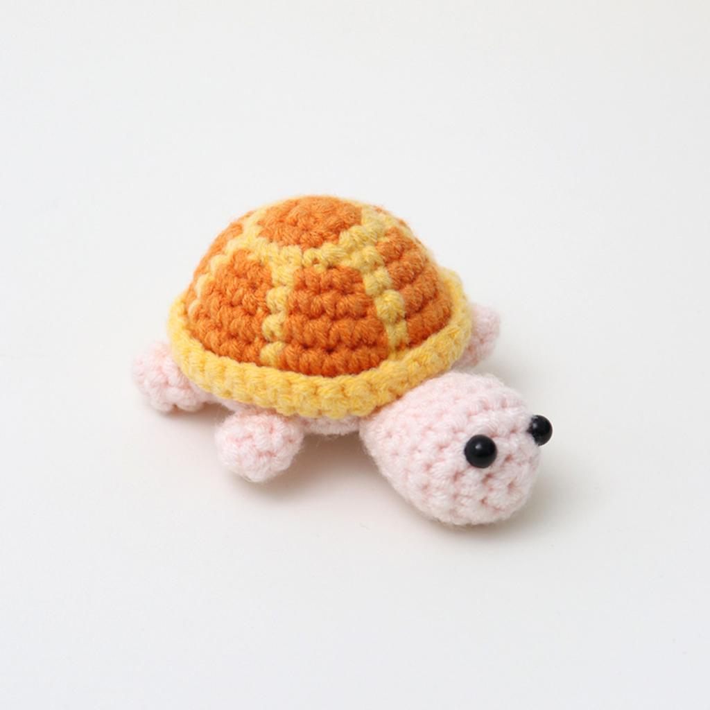 Neues Klassisches und Bequemes Handgefertigtes Garngeflecht Niedlicher Anhänger Häkel Schildkröte für Freunde Kreatives Geschenk Häkelpuppe