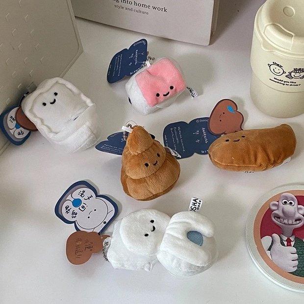 Newcomer Special: Quirky Poop Bag Keychain with Free Shipping