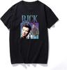 Rick Astley Omaggio Maglietta da Uomo Tee Divertente Icona Musicale UK Leggenda Anni '90 '80 Grafica Retrò Magliette Uomo Streetwear Top Cotone T-shirt Nera