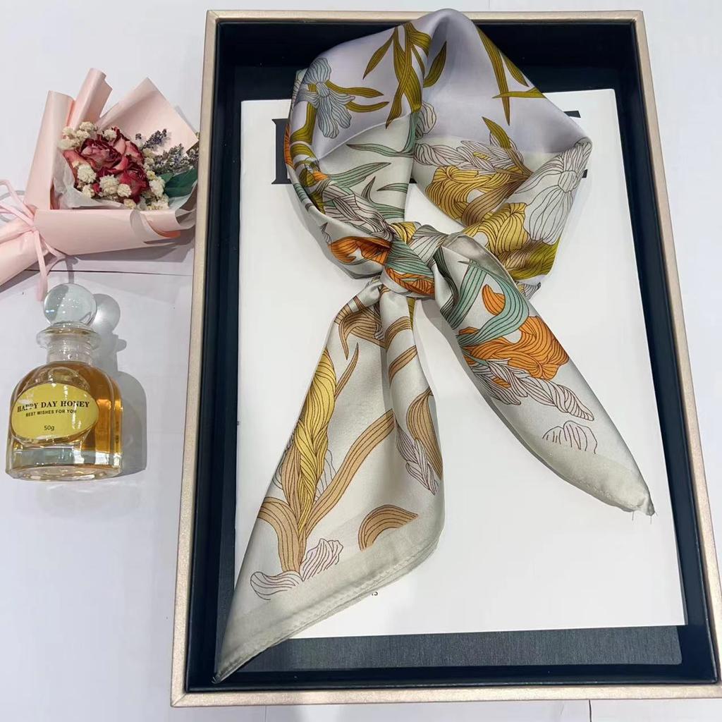 Silk Scarf Women'S Fashion Versatile High Sense 70 Square Scarf Neck Protection Scarf Retro Scarf Bag