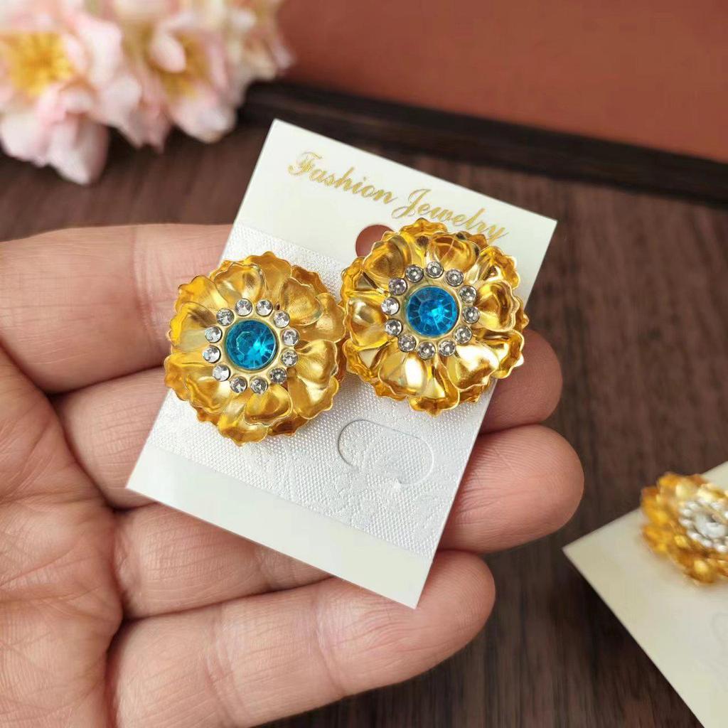 Ethnic Flower Rhinestone Gold Stud Earrings - Versatile and Stylish Accessories