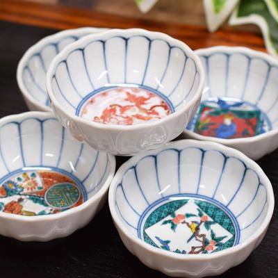 Waza no Kura, stilvolles Kutani-Ware-Set mit kleinen Schalen, 5 Stück, Keramik mit Malerei aus der Zeit, Luxusmarke, japanisches Geschirr, Servierteller, hergestellt in Japan