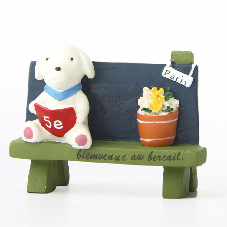 

Cartoon Dog Cute Flower Bench Reading Scene Model Ornament For Props Shooting
