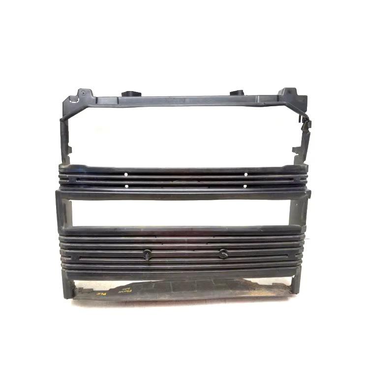 LR129741 ve LR129737 arka tampon altı koruma plakaları Land Rover Defender'a uyar.