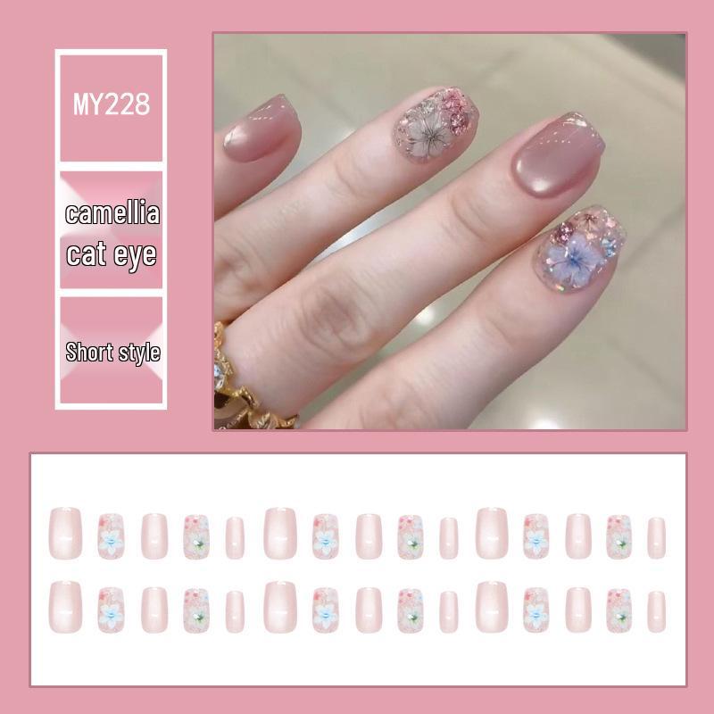 Chasing Light Cat's Eye Crystal Nails: Handmade, Detachable, Flash Diamond Design for Trendy, Stylish Looks.