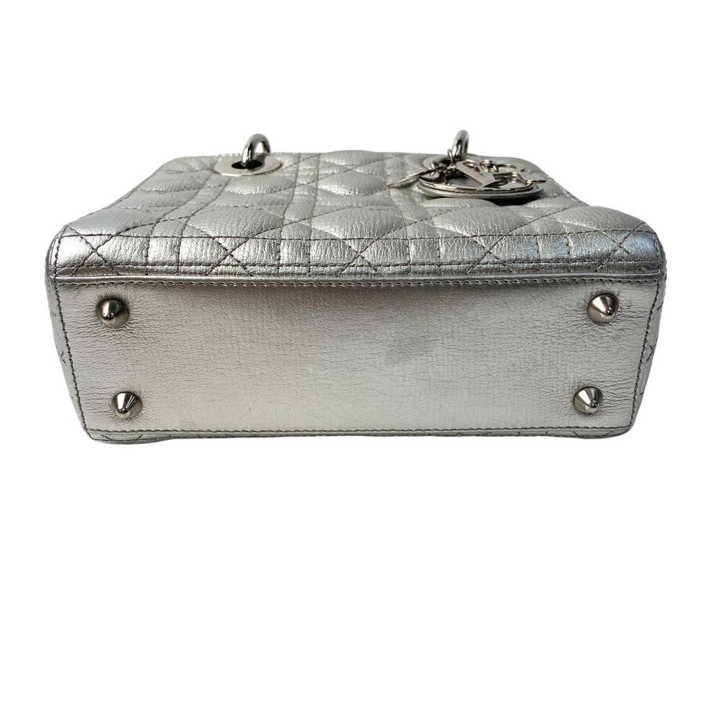 Gebrauchte Christian Dior Schultertasche Silber Leder Damen