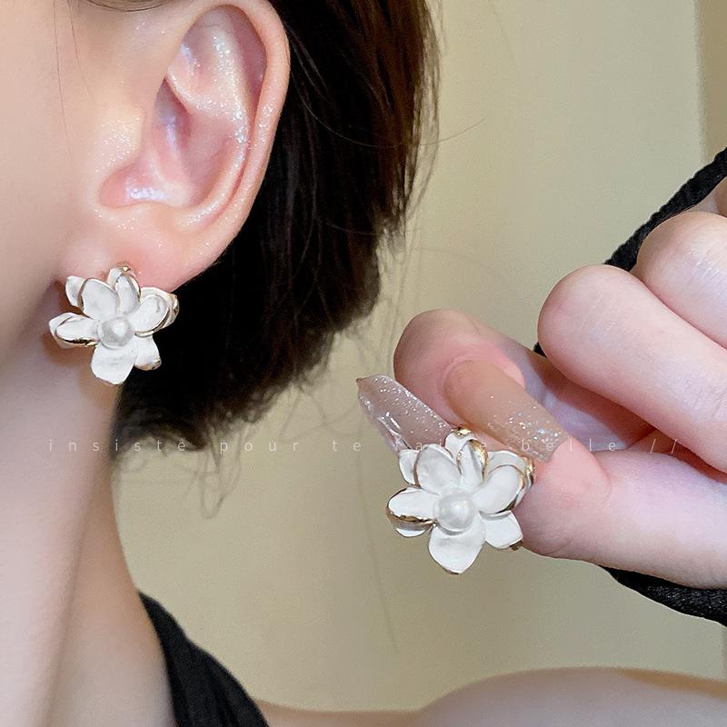 French Pearl Flower Earrings Personalized Fashion Stud Earrings Temperament Earrings Women
