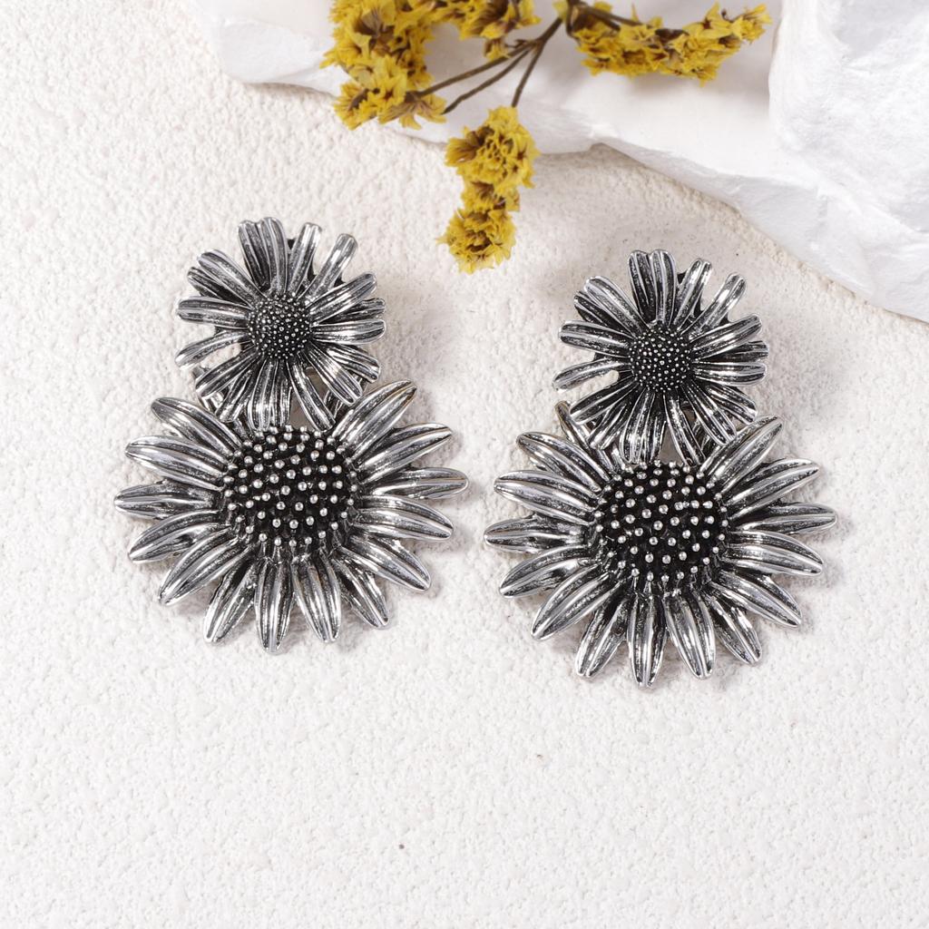 personalized retro screw closure double-layer flower alloy pendant earrings, high-end versatile design women's models