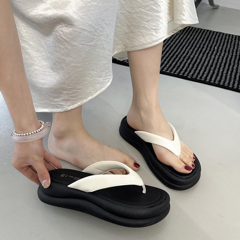 Black Non-slip Thick-soled Flip-flops for Women's Summer Wear 2025 New Versatile Beach Cool Slippers