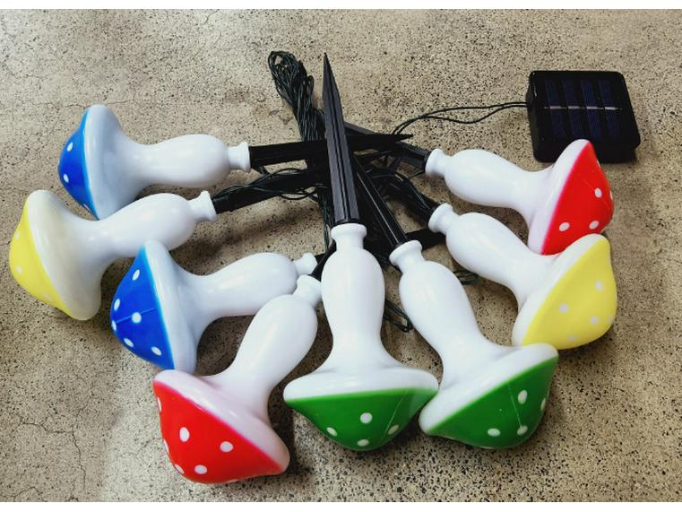 Waterproof Outdoor Solar Mushroom LED String Lights for Garden, Patio, Christmas, and Holidays with Fairy Lights and Ground Stakes