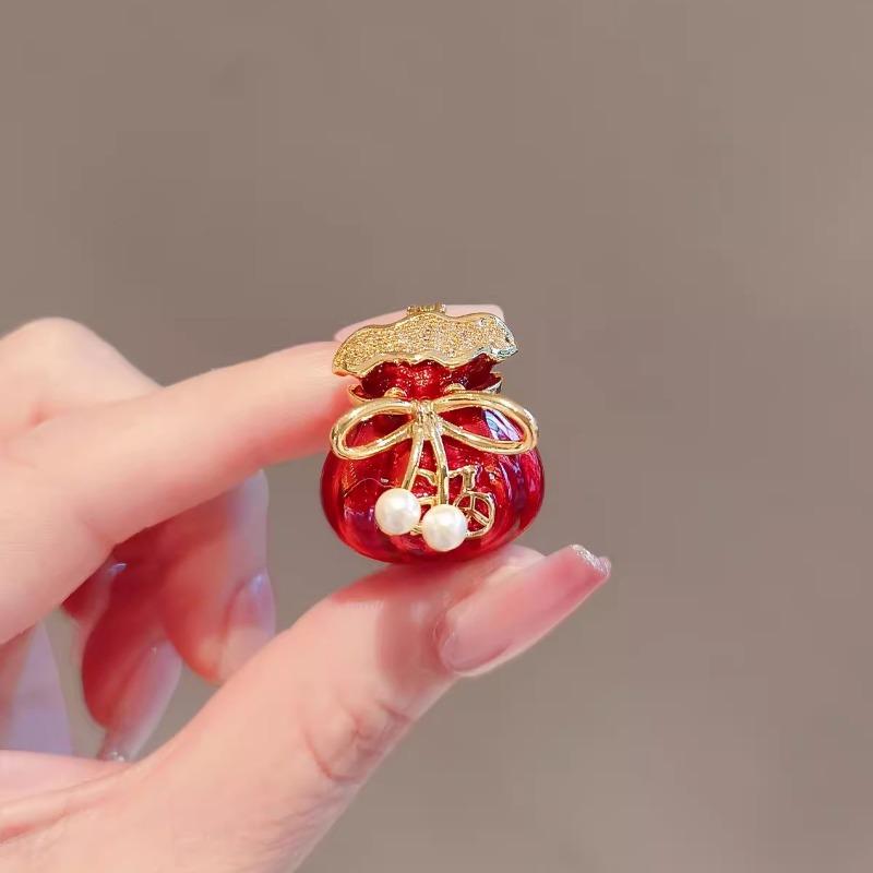 Festive Red Brooch, Exquisite Small Lucky Bag for Women, Corsage, High-end and Elegant Blessing Pin, Suit Accessory