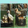 Affascinante Statua da Giardino a Forma di Scoiattolo e Anatra in Resina con Fontana Solare Regalo Unico per Tutte le Occasioni