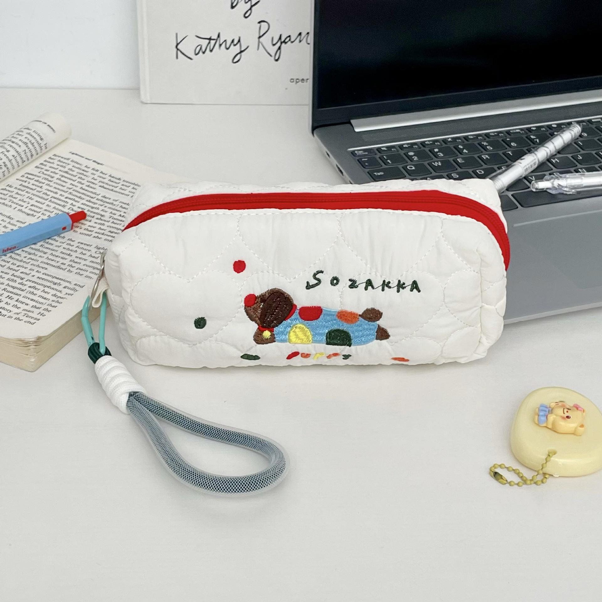 

Пенал с вышитым щенком - большая вместимость для школьных принадлежностей