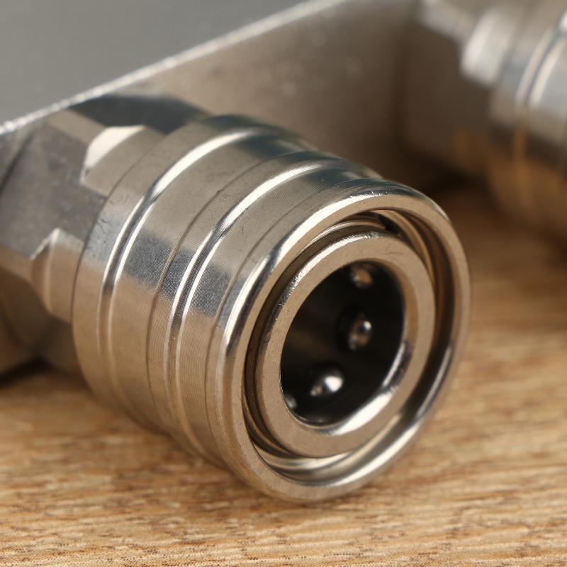 Pressure Washer Tips 2-In-1 Power Washer Nozzle Tip And 4Pcs Power Washing Spray Nozzles(25, 40 Degree) 1/4 Inch Quick Connect