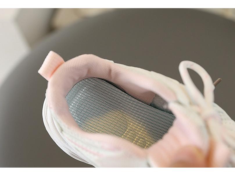 Spring 2026 Girls' Lightweight Mesh Breathable Sports Shoes - Korean Style