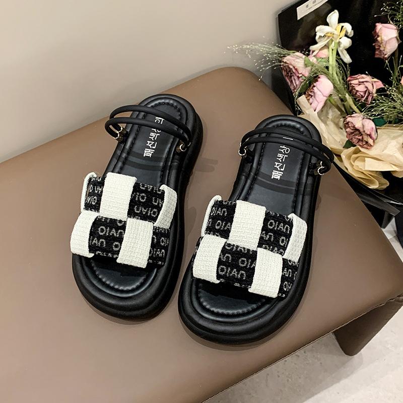 

Retro color matching woven shit-stepping sandals 2025 summer new personalized comfortable casual beach shoes women 35 чёрный