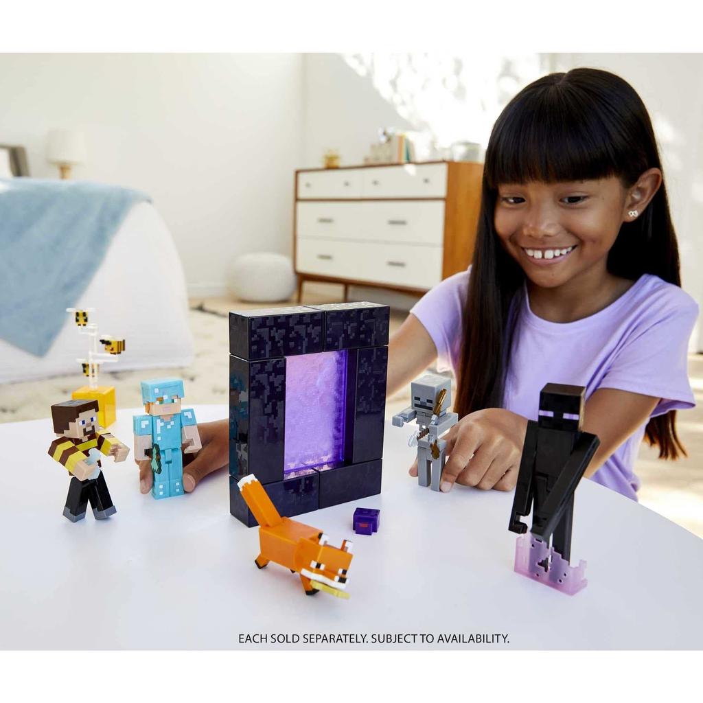 Mattel Minecraft Bees Action with 1 Piece 1 Building Toy Inspired by Video Collectible Gift for Fans Kids Ages 6 Years Older Figure, 3.25-in,