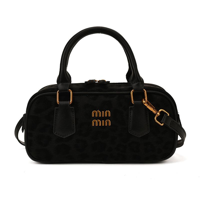 Premium texture small bag women's autumn new portable pillow design commuter shoulder messenger bag