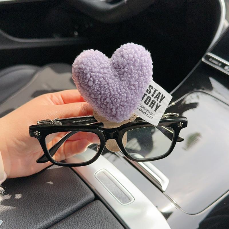 1pc New Cute Retro Red Hearts Universal Sunglasses Holders For Car Magnetic Leather Clip Auto Visor Glasses Hanger Decrotion