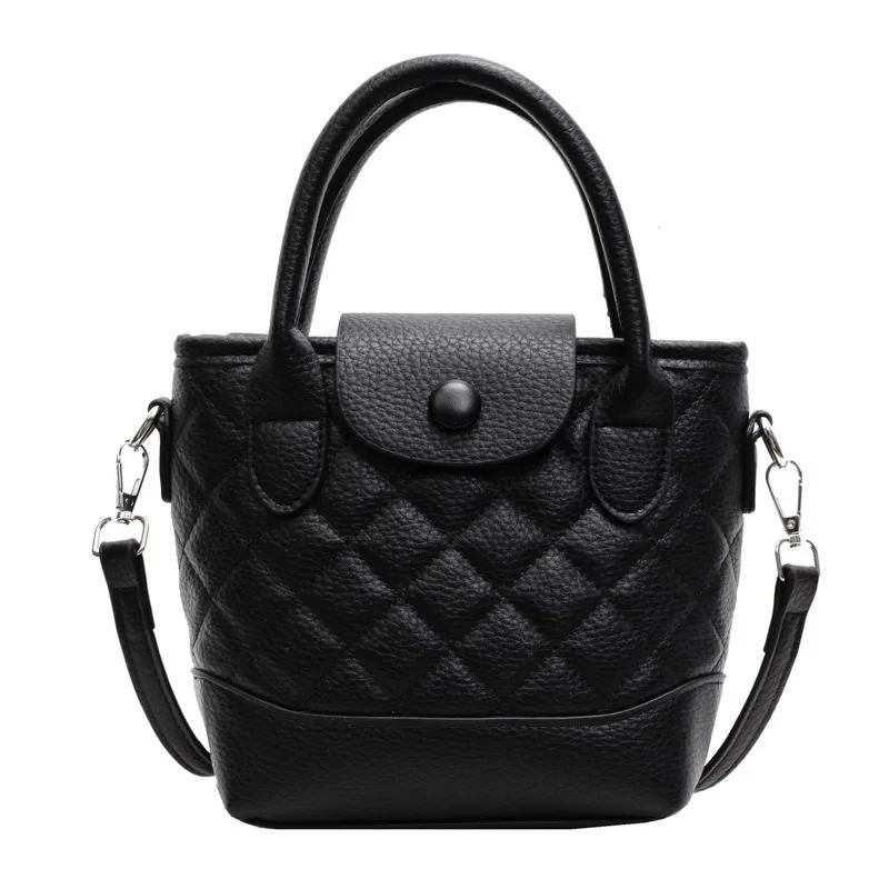 Women's hand-carried travel bag winter new high-end simple trend shoulder Korean versatile explosive bucket bag