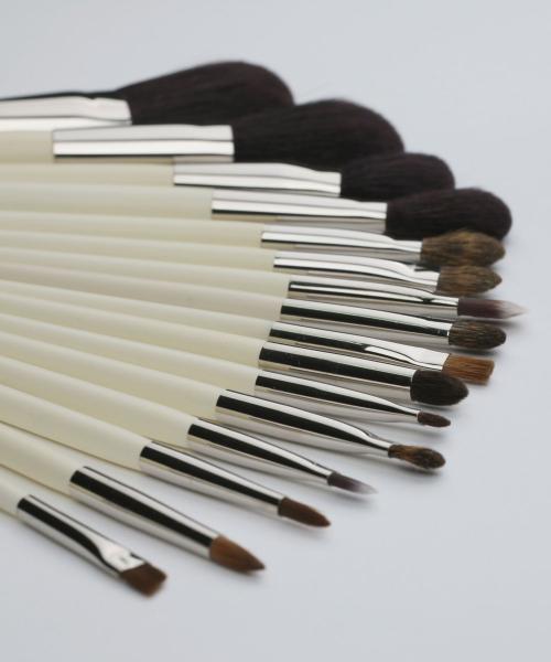 [Mustaev] Go Won-hye Natural Bristle Essential Brush Set (4-Piece) (G-BLUSH-SET01)