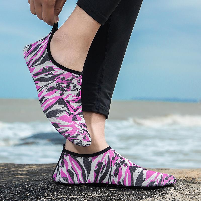 Women Men Water Barefoot Shoes Leopard Design Beach Shoes Quick Dry Hiking Sports Sandals Casual Training Shoes Light Sandals 46