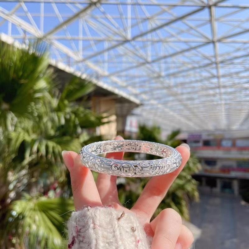 

Douyin Live Openwork Silver-Plated Copper Coin Bangle: Versatile Filigree Bracelet Gift for Her