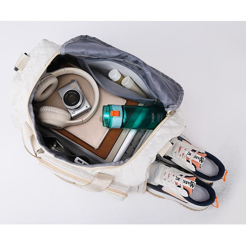 Folding long and short distance large capacity portable travel bag casual and lightweight Oxford cloth travel bag dry and wet separation fitness bag