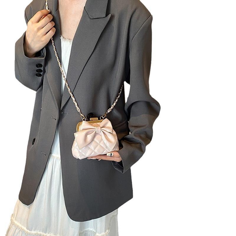 Sweet and Cute Mini Bag, Women's Spring New Bow Messenger Bag, High-end Earphone Bag, Red Envelope.