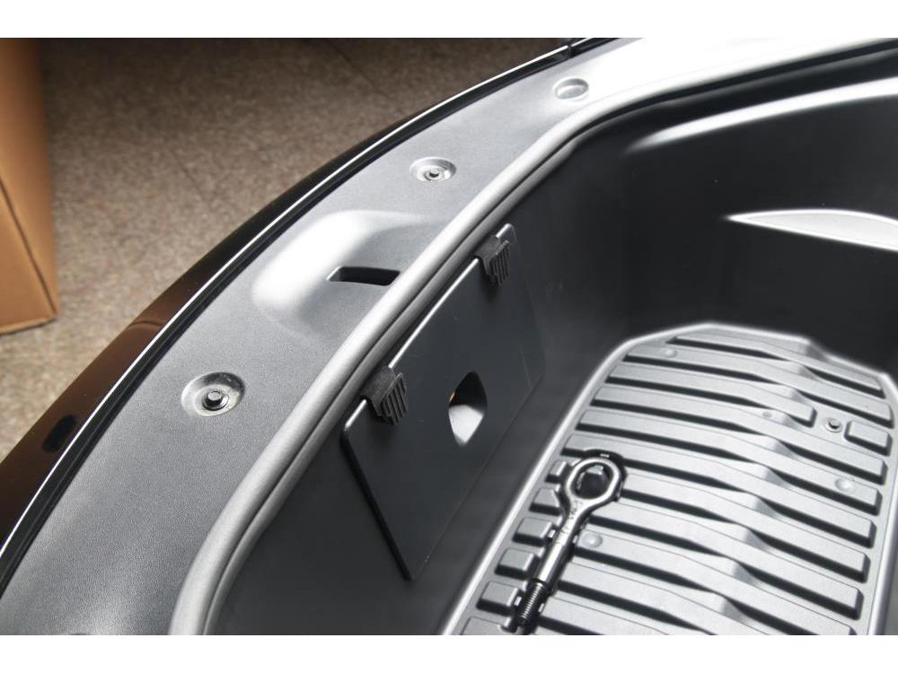 Tesla Model Y (2021-2022) Front Trunk Hook - Interior Accessory